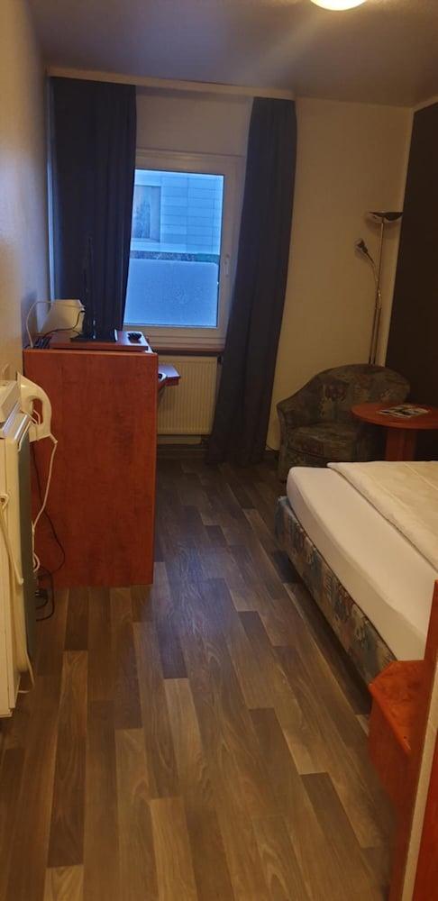 Residenz Hotel Eurostar デュッセルドルフ エクステリア 写真