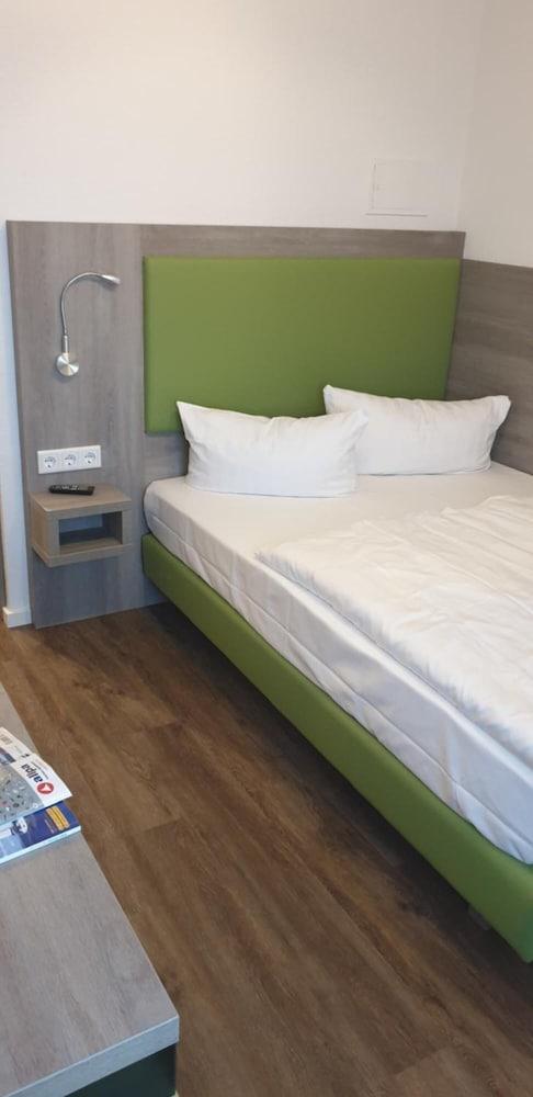 Residenz Hotel Eurostar デュッセルドルフ エクステリア 写真